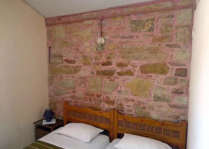 Topakas House