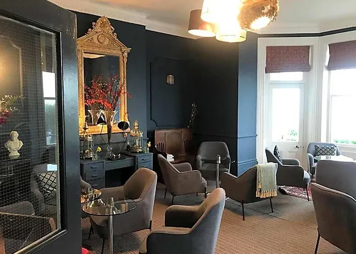 West Rocks Townhouse Hotel