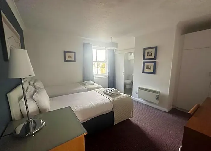 West Rocks Townhouse Hotel