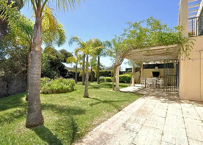 Villa In Vilamoura Near Falesia Beach