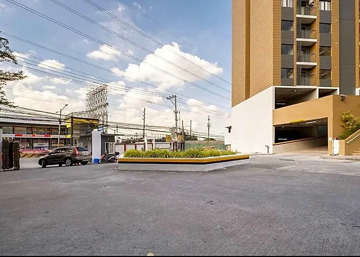 Cozy 1Br At The Hive Near Waltermart | Pool, Wi-Fi, Netflix