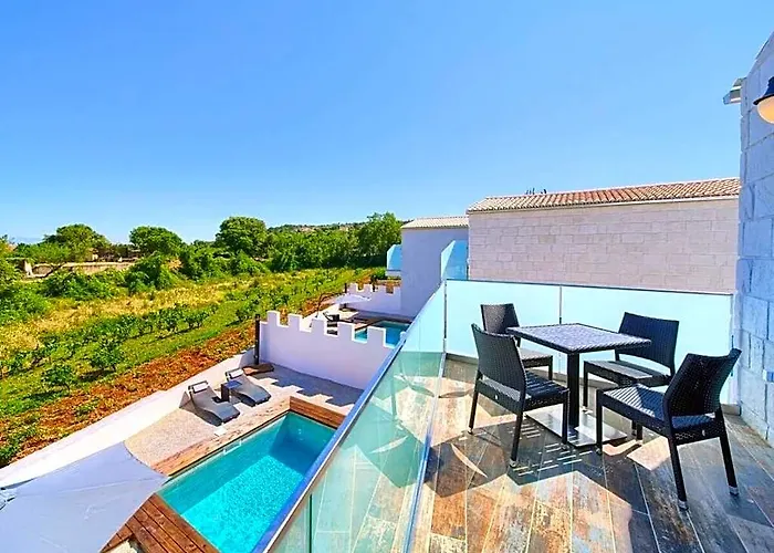 Imperia 4 Comfortable Holiday Residence
