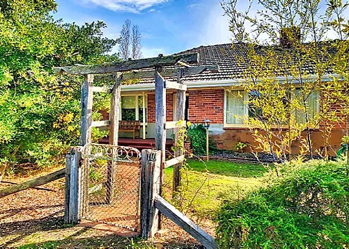 Warradale Lodge And Mini Golf