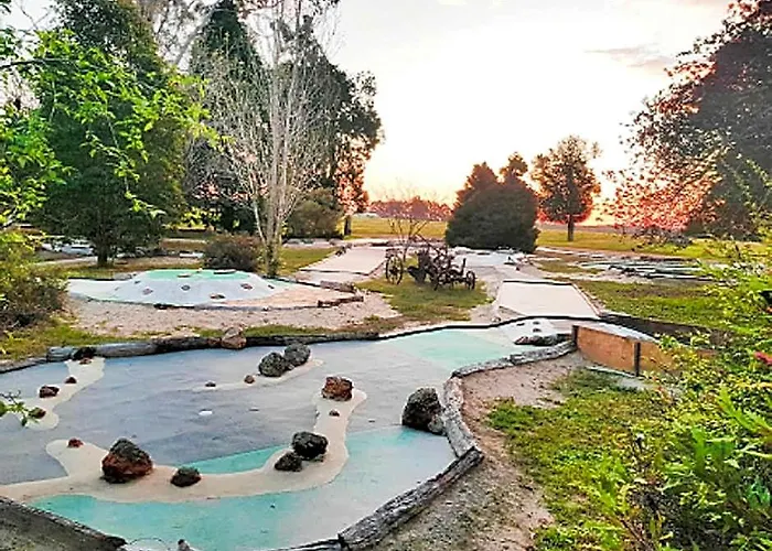 Warradale Lodge And Mini Golf