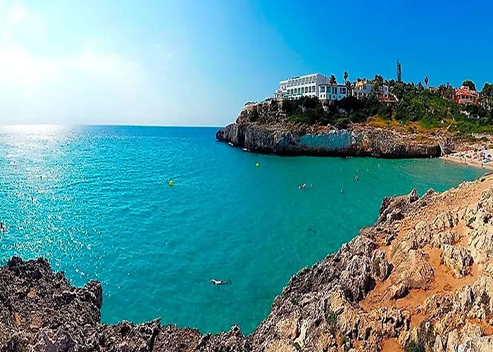 Villa Near Cala Tropicana With Pool