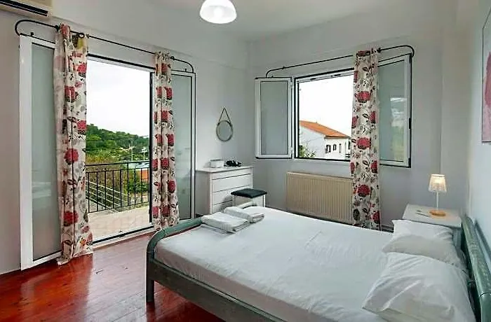 Live The Summer Dream At Gaios Cozy Retreat