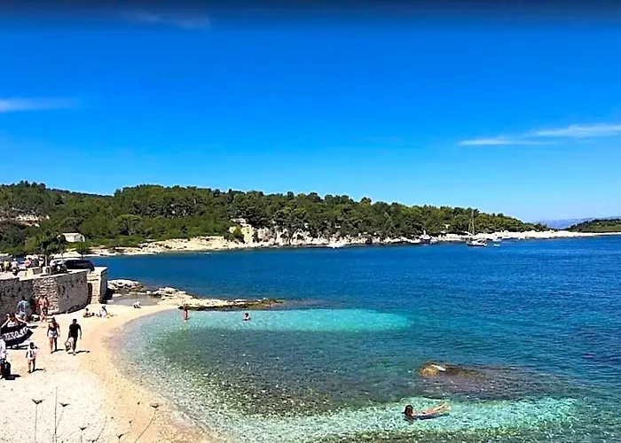 Live The Summer Dream At Gaios Cozy Retreat