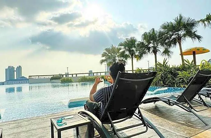 Modern Family Suites-Infinity Pool, Ps5,Balcony-M3