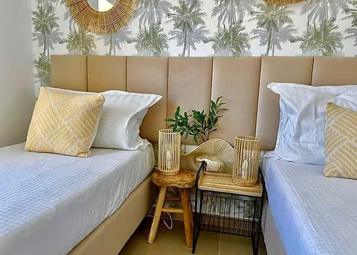 Goldenview Apartment, Intempo