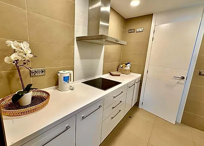 Goldenview Apartment, Intempo