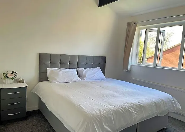 Homestay- Close To City I Free Parking I Wi-Fi