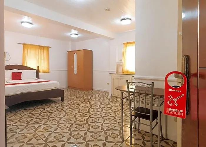 Reddoorz @ Moss Hotel Guevarra Dasmarinas