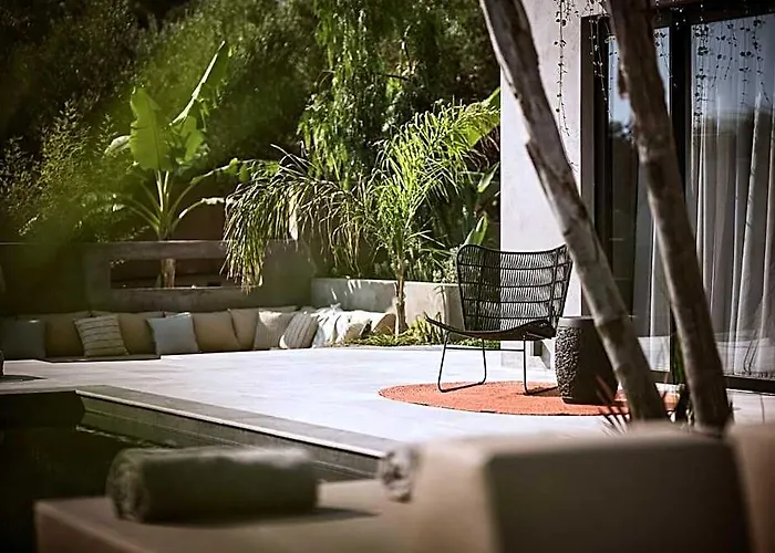 Theros Exotica Contemporary Loft Villa