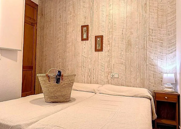 Roca Fornells, Comodo Apartamento F105