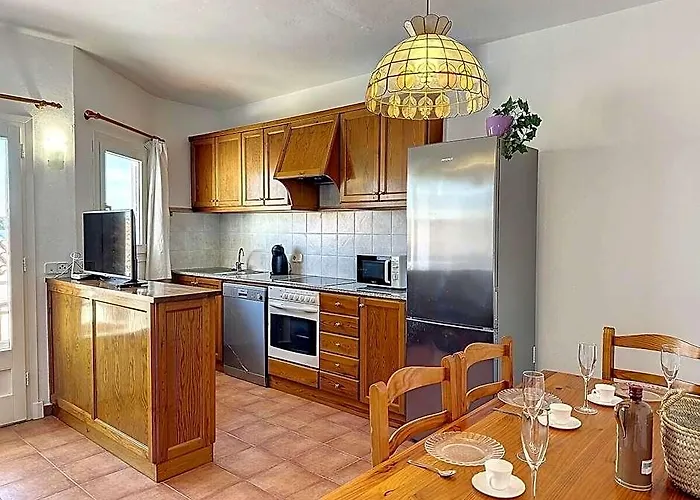 Roca Fornells, Comodo Apartamento F105