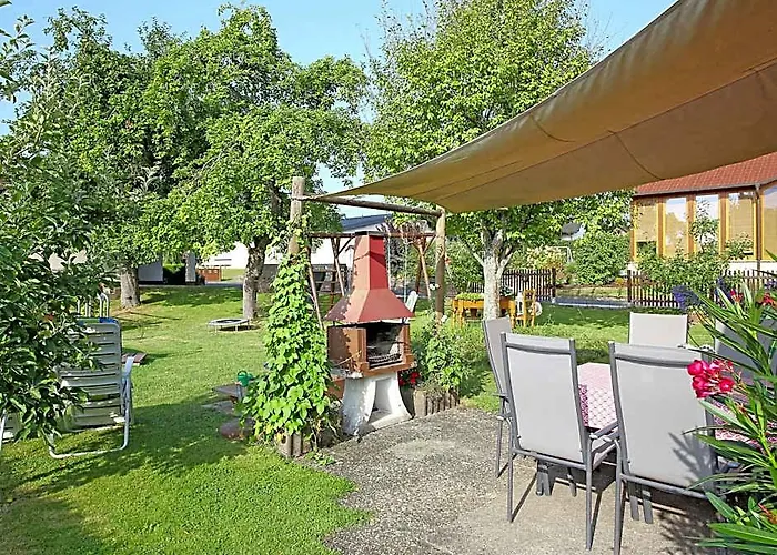 Apartment With Terrace And Pool In The Garden