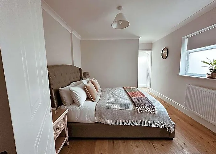 The Pontcanna Sapphire 2-Bed Haven