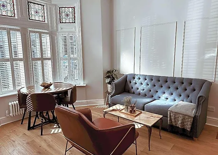 The Pontcanna Sapphire 2-Bed Haven