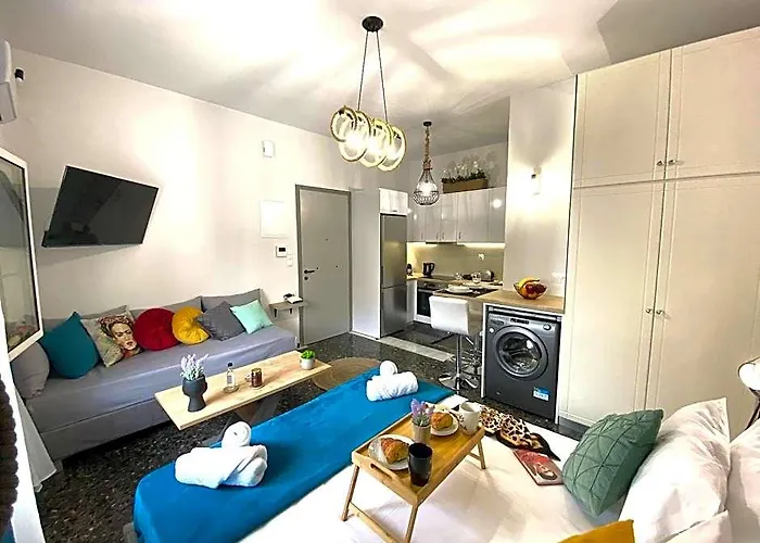 Artzy Petit Apartment