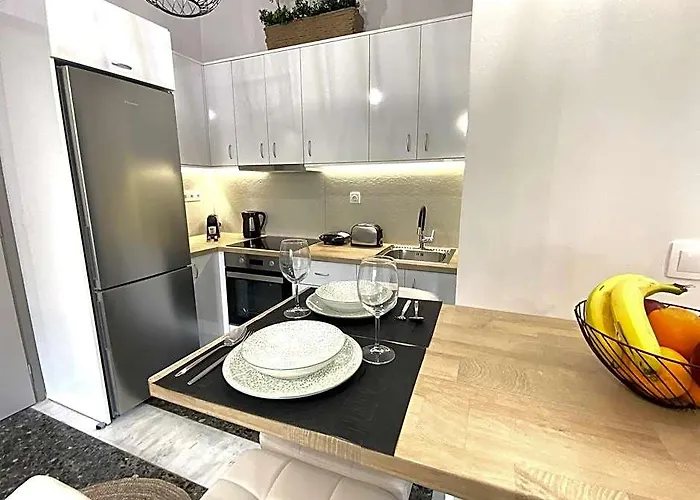 Artzy Petit Apartment
