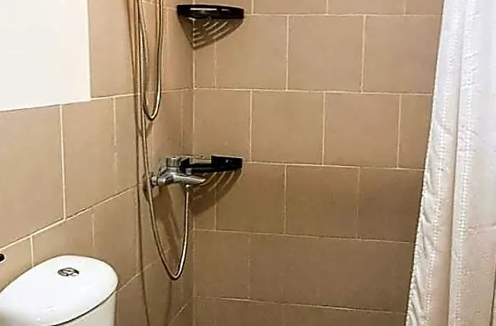 Jfam Suites - Studio And 1Bedroom Units!