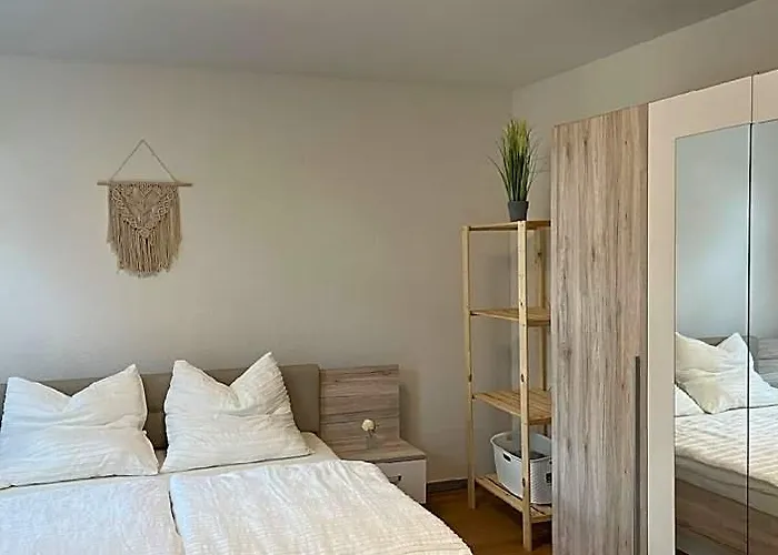 Stadtnahe Ruhige Ferienwohnung