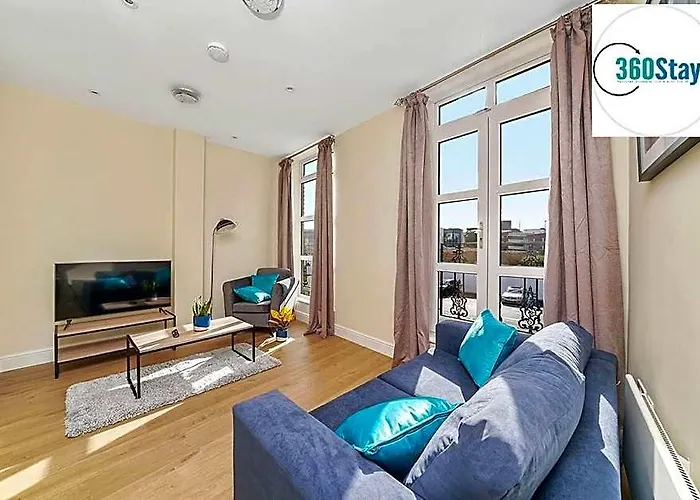 2 Bedroom Apt. 01 + Parking In Maidenhead