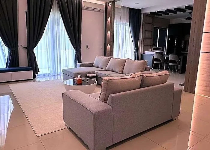 Grand'E La Villa Homestay