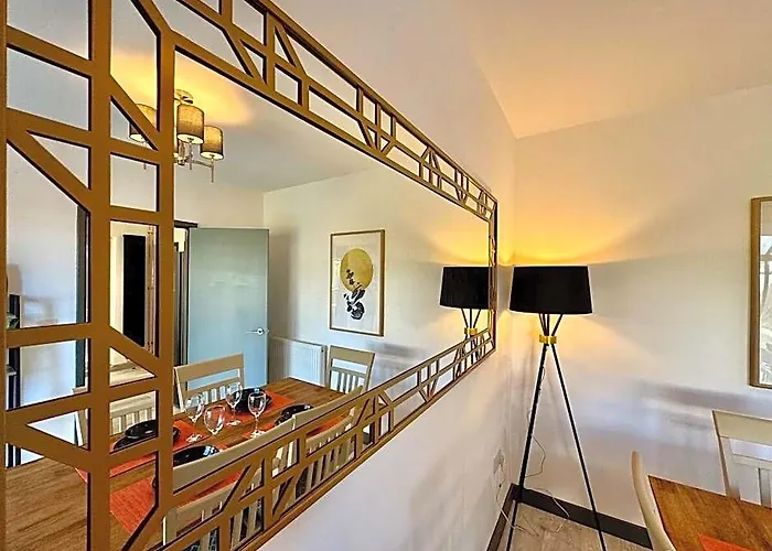 Sandringham House - Serene Escape Cottage