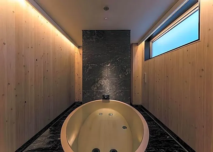 9 Hotel Tenjin