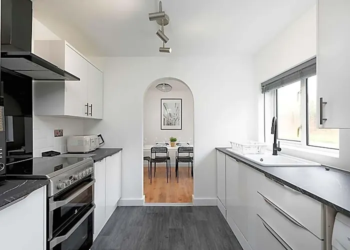 Skyvillion - 3Bed Home Wgrdn For A Family Getaway