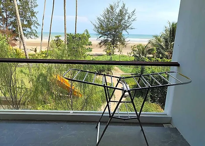 Sematan Roxy Beach Apartment