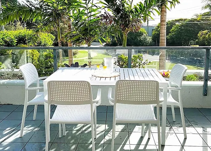 Belmore Palms ~ 2 Min To Surfie, Village & Beach