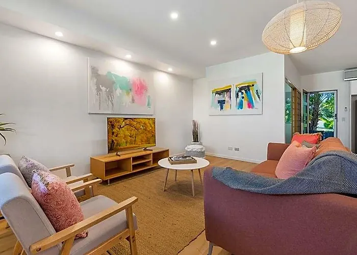 Pet Friendly Oasis By The River, Noosaville