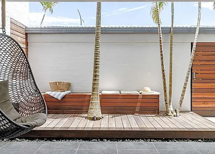 'Villa One' ~ Immaculate Townhouse In Noosa Heads