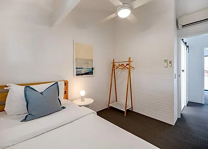 'Villa One' ~ Immaculate Townhouse In Noosa Heads