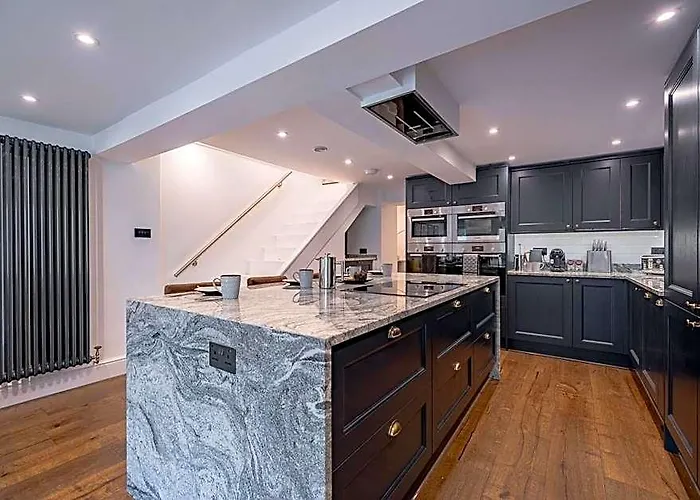 Stunning Bath Home | Family & Large Group Stays