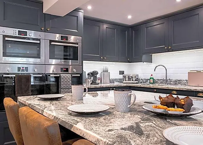 Stunning Bath Home | Family & Large Group Stays