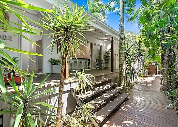 Tranquil & Tropical, Sunshine Beach