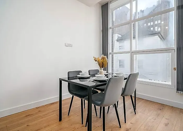Wellington Street 2 Bed