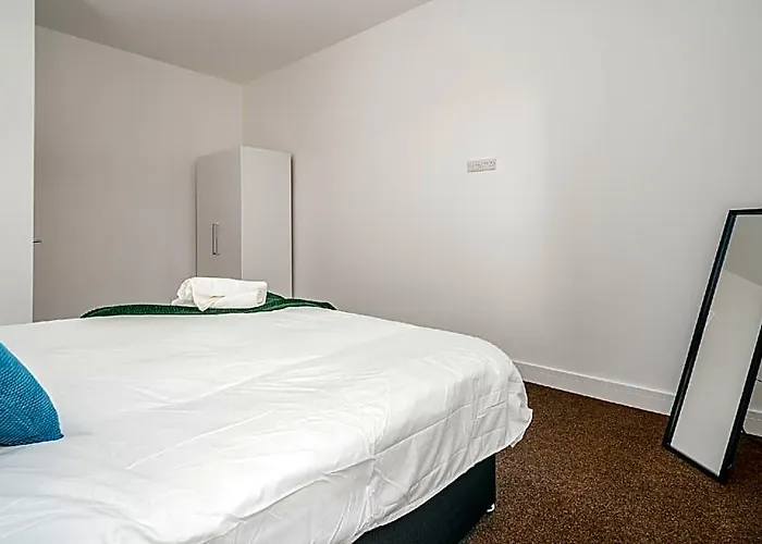 Wellington Street 2 Bed