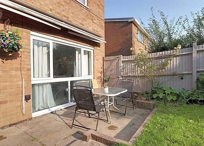 Skyvillion - Valley Way - 3Bed House In Stevenage