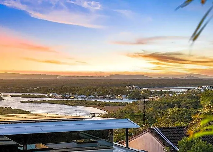 Sunset Lagoon ~ Noosa Luxury With Stunning Views