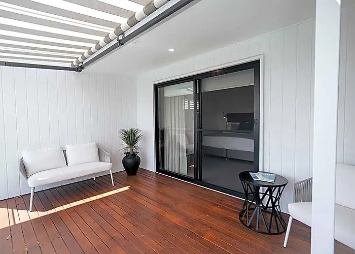 Sunset Lagoon ~ Noosa Luxury With Stunning Views