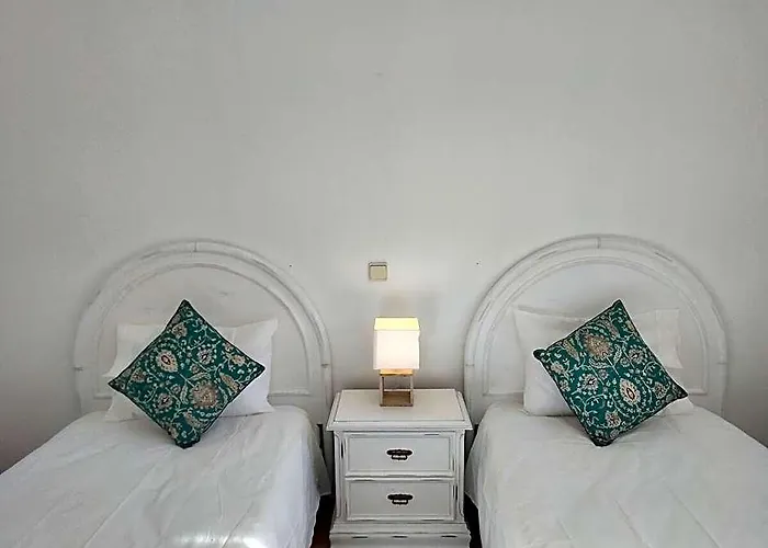 Lovely 2-Bedroom Rental In Carvoeiro Free Parking