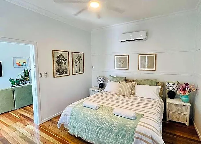 Bowen Beach House