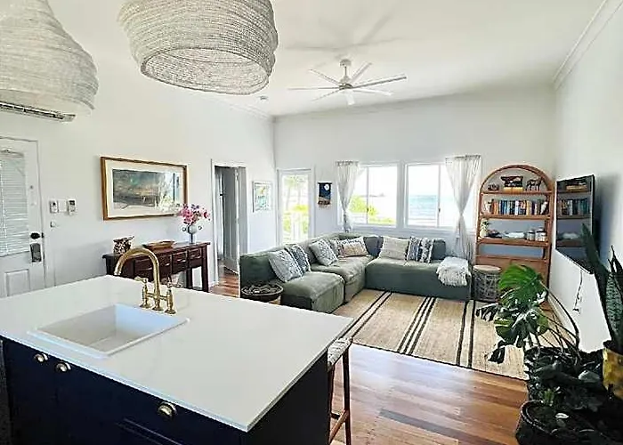 Bowen Beach House