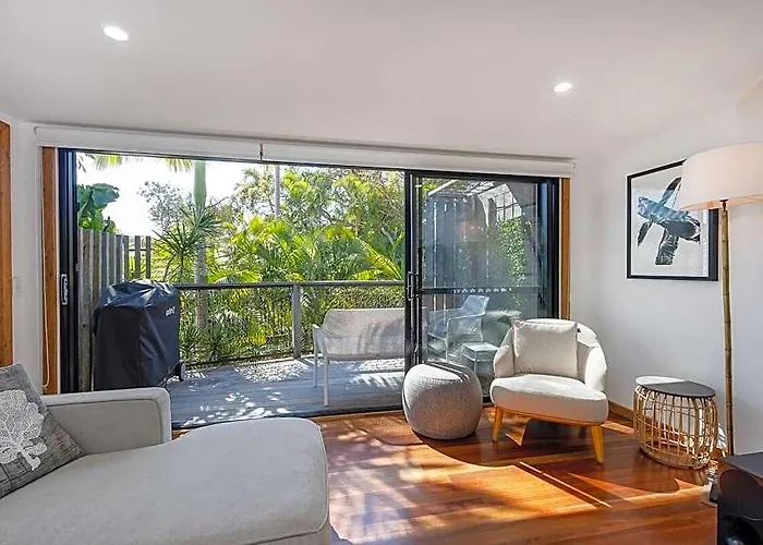 Pet Friendly Tropical Escape In Sunshine Beach
