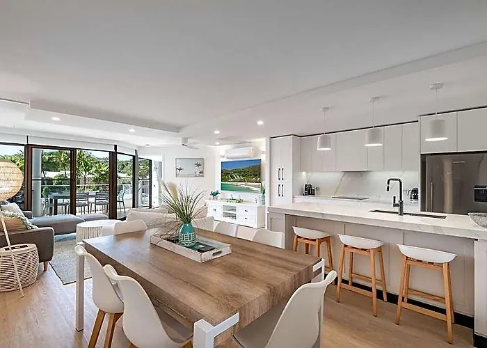 Secluded Oasis On The Water, Noosa Head