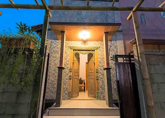 Tropical Paradise Spacious 3-Bedroom Villa